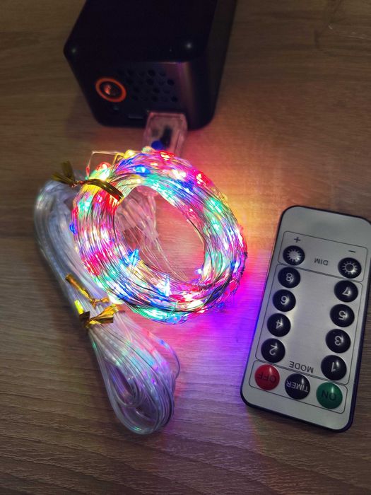 Коледни LED лампички завеса – 3x2м, дистанционно и USB с 8 програми