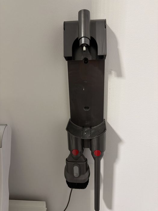 Aspirator Dyson V8 - stare foarte buna