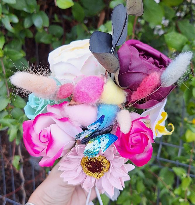 Aranjament Buchet creioane colorate