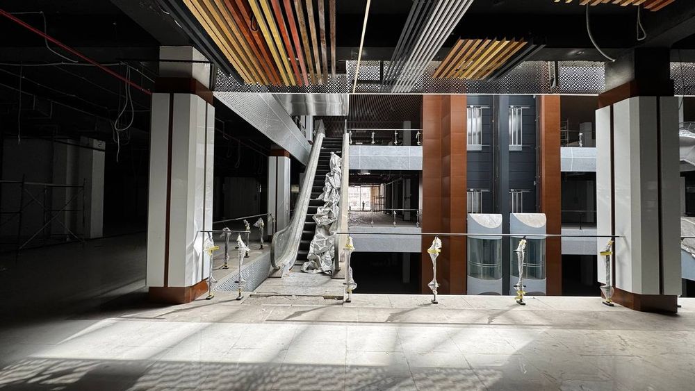 Срочно Продается  Магазин в Торговом Центре    SXF  площадью  60 м2
н