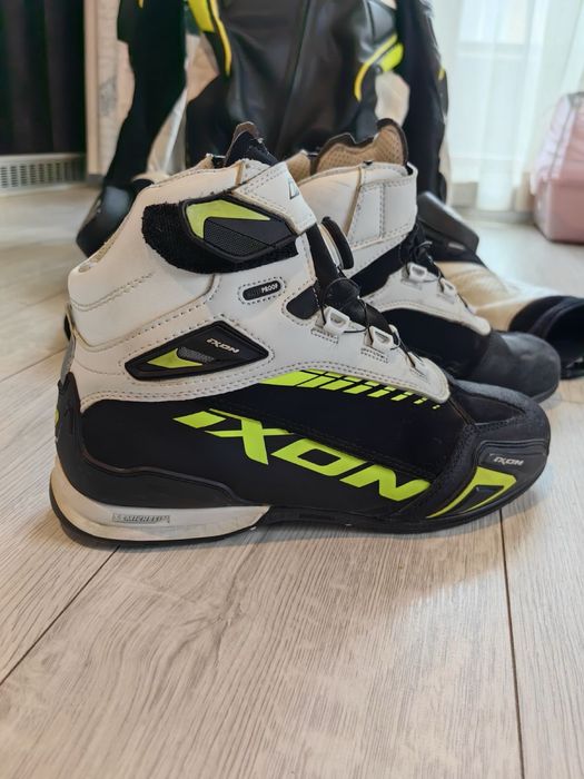 Мото боти Ixon 44 номер