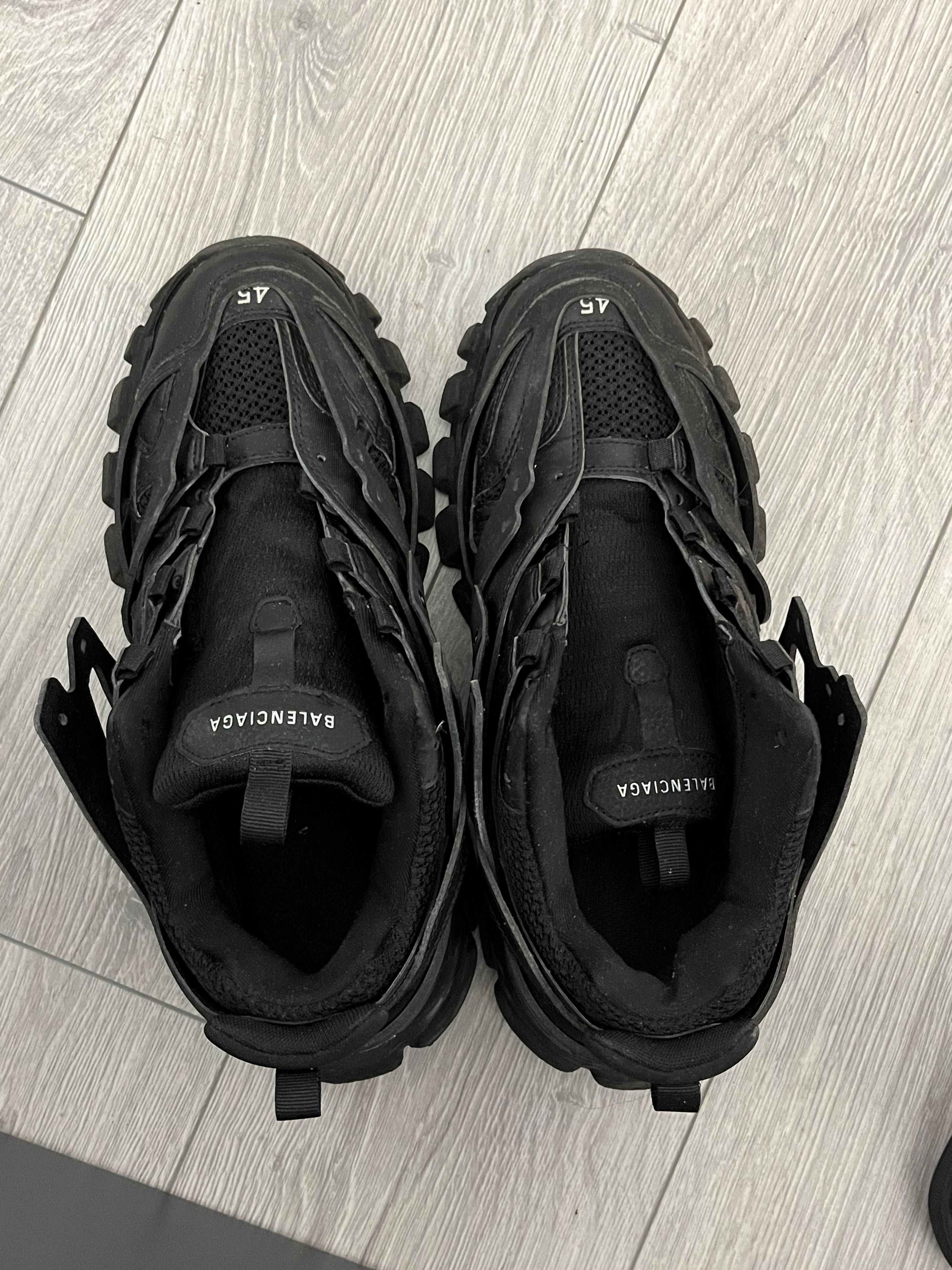 Balenciaga track