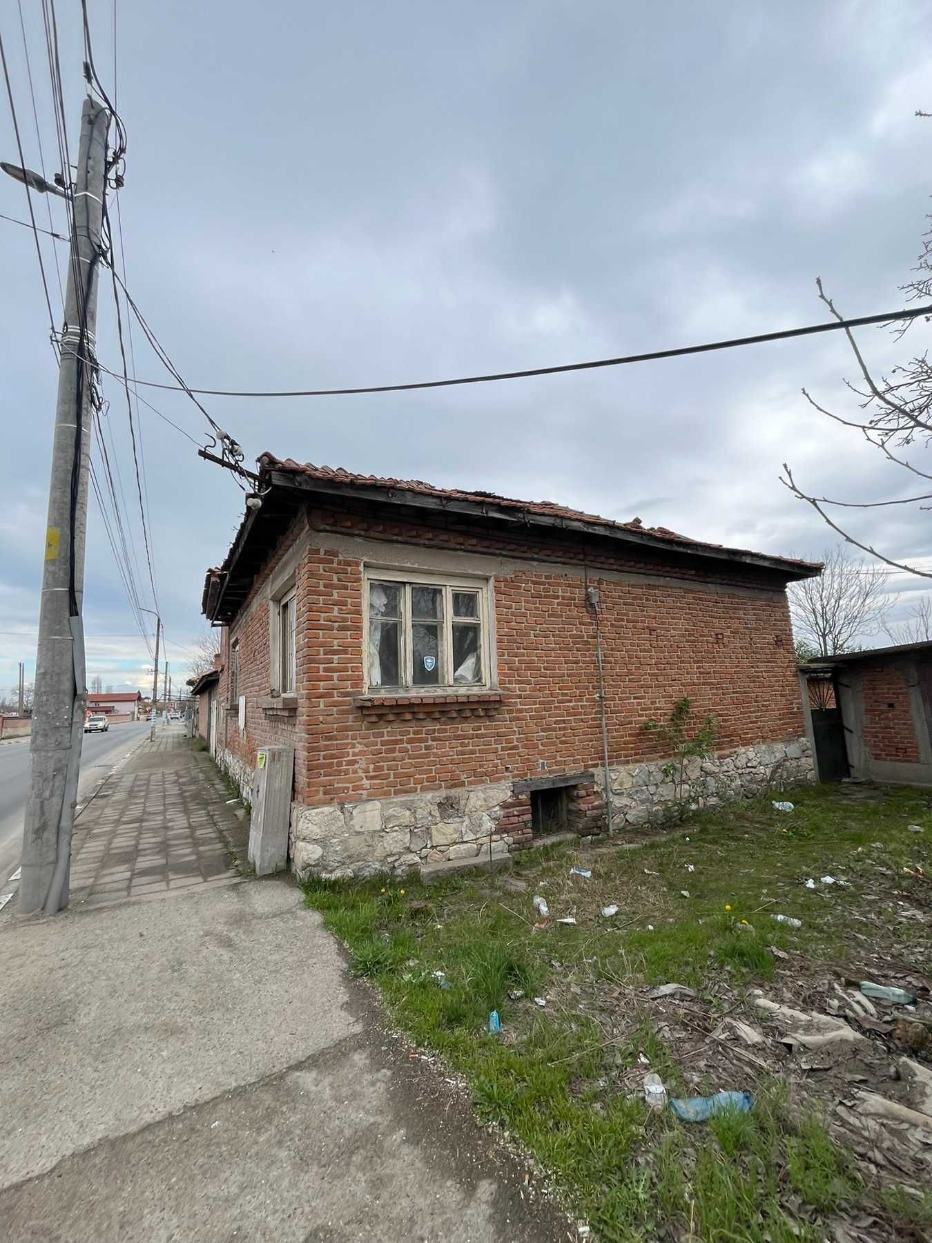 От собственик Продава се имот, къща на главен път в с. Стряма