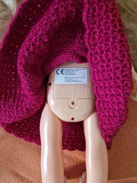 Păpușă veche cântă merge vorbește