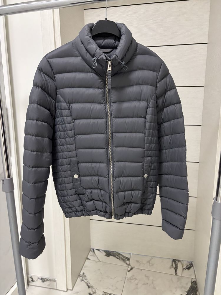 Яке Abercrombie & Fitch