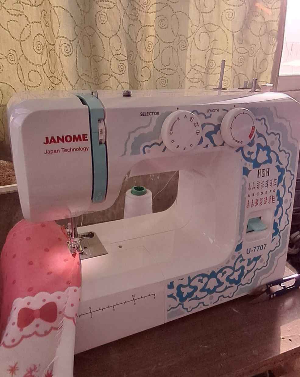 Швейная машина Janome