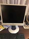 Монитор Fujitsu 19 inch, отличен