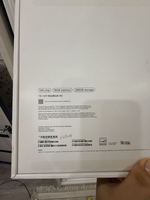 Macbook Air m4 16/256 15.9 inch