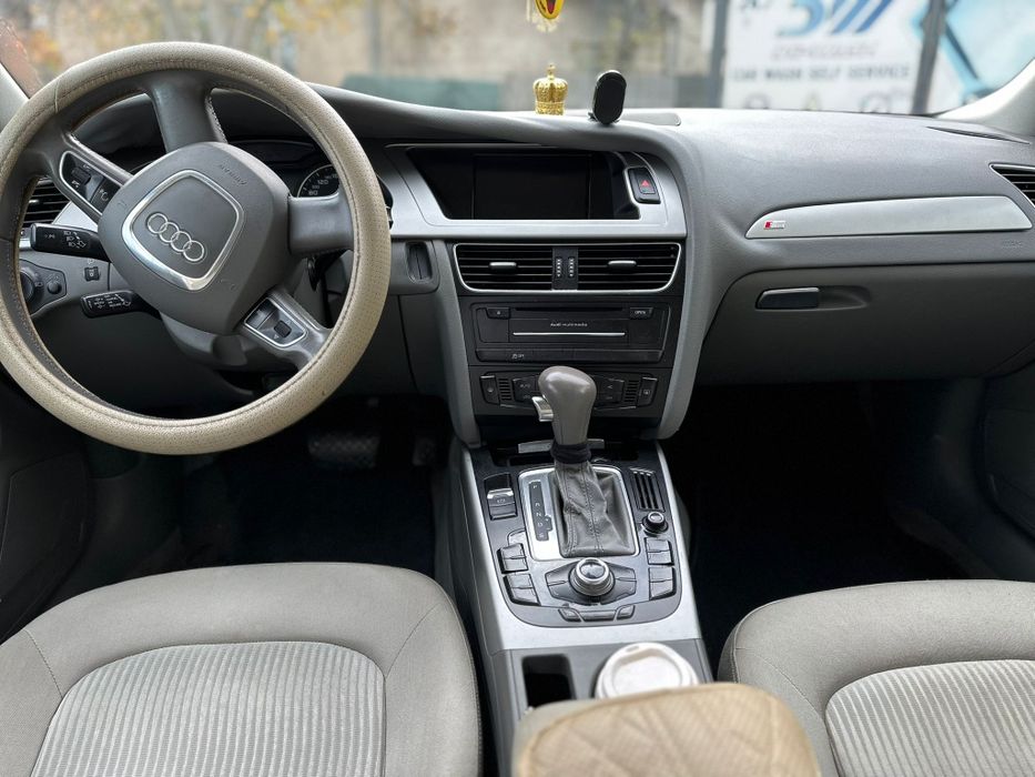 Audi A4 B8 2012.
