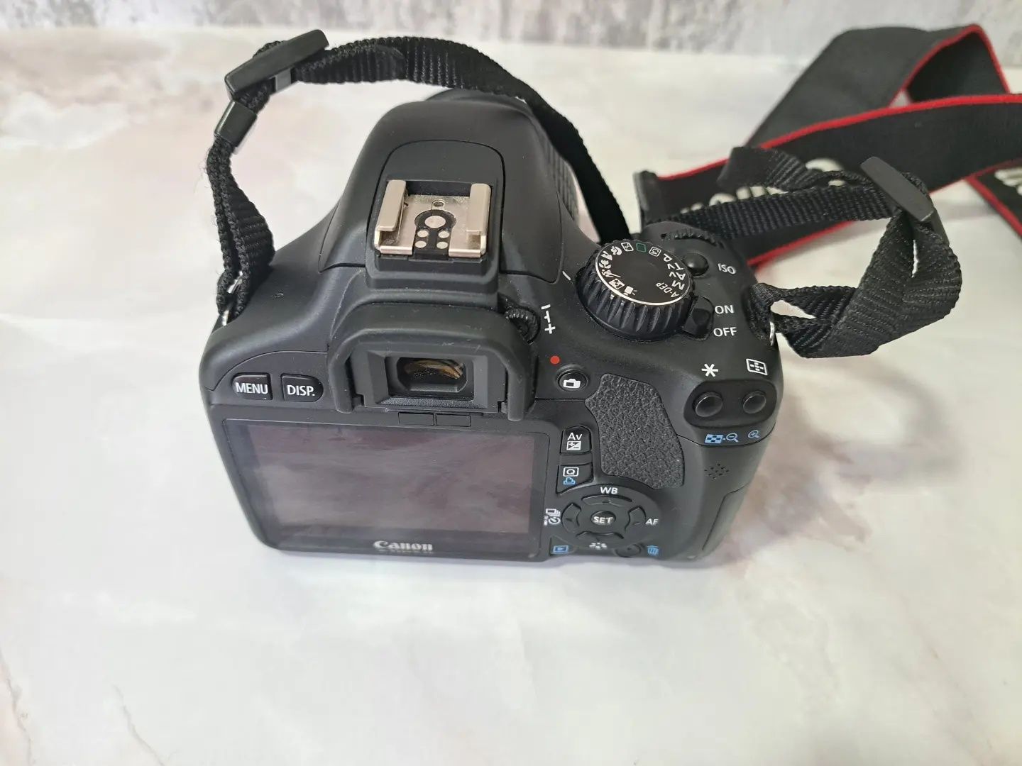 Продам фотоаппарат Canon EOS 550D (идеал, 2 объектива, сумка)