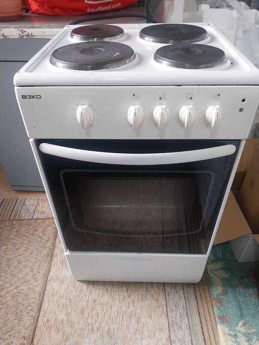 Готварска печка Беко с 4 котлона