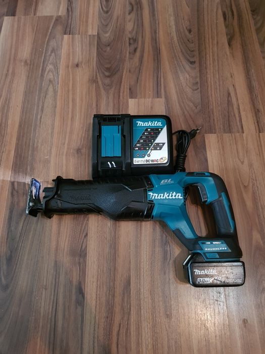 Fierăstrău sabie Makita Brushless