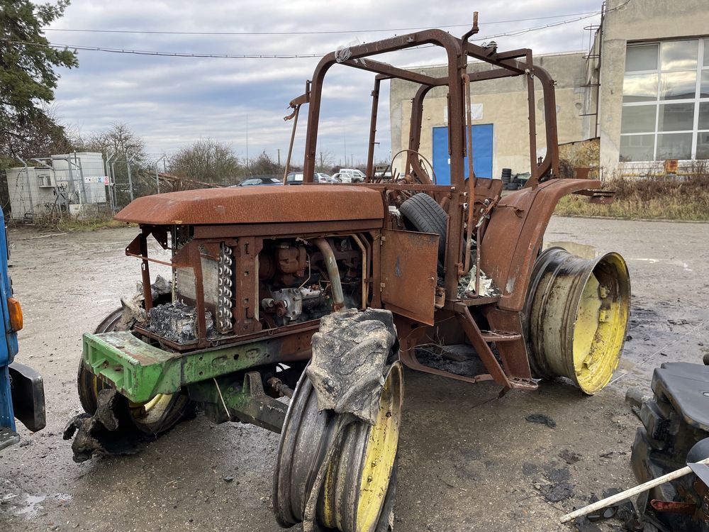 Dezmembrez John Deere 6310