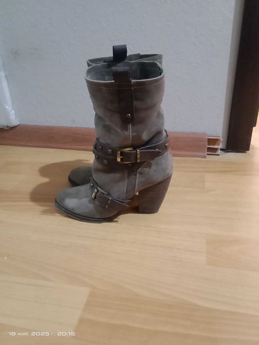 Сапоги замшевые .