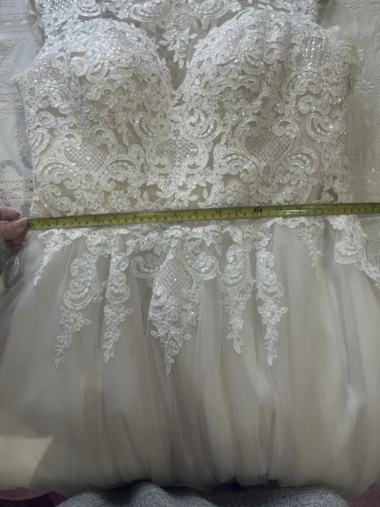 Rochie mireasa ..