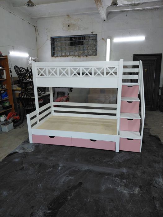 Продам детскую двухярусную кровать