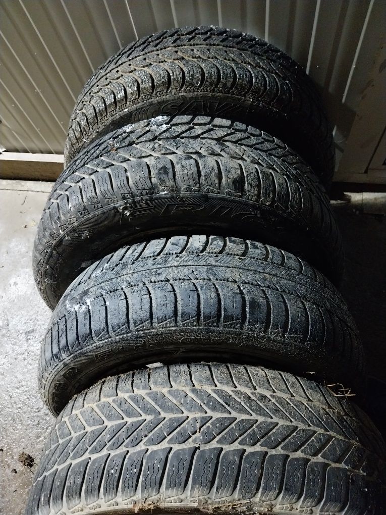 Vând 4 jate aliaj renault 195/65R15