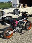 KTM 690 SMCr SuperMoto
