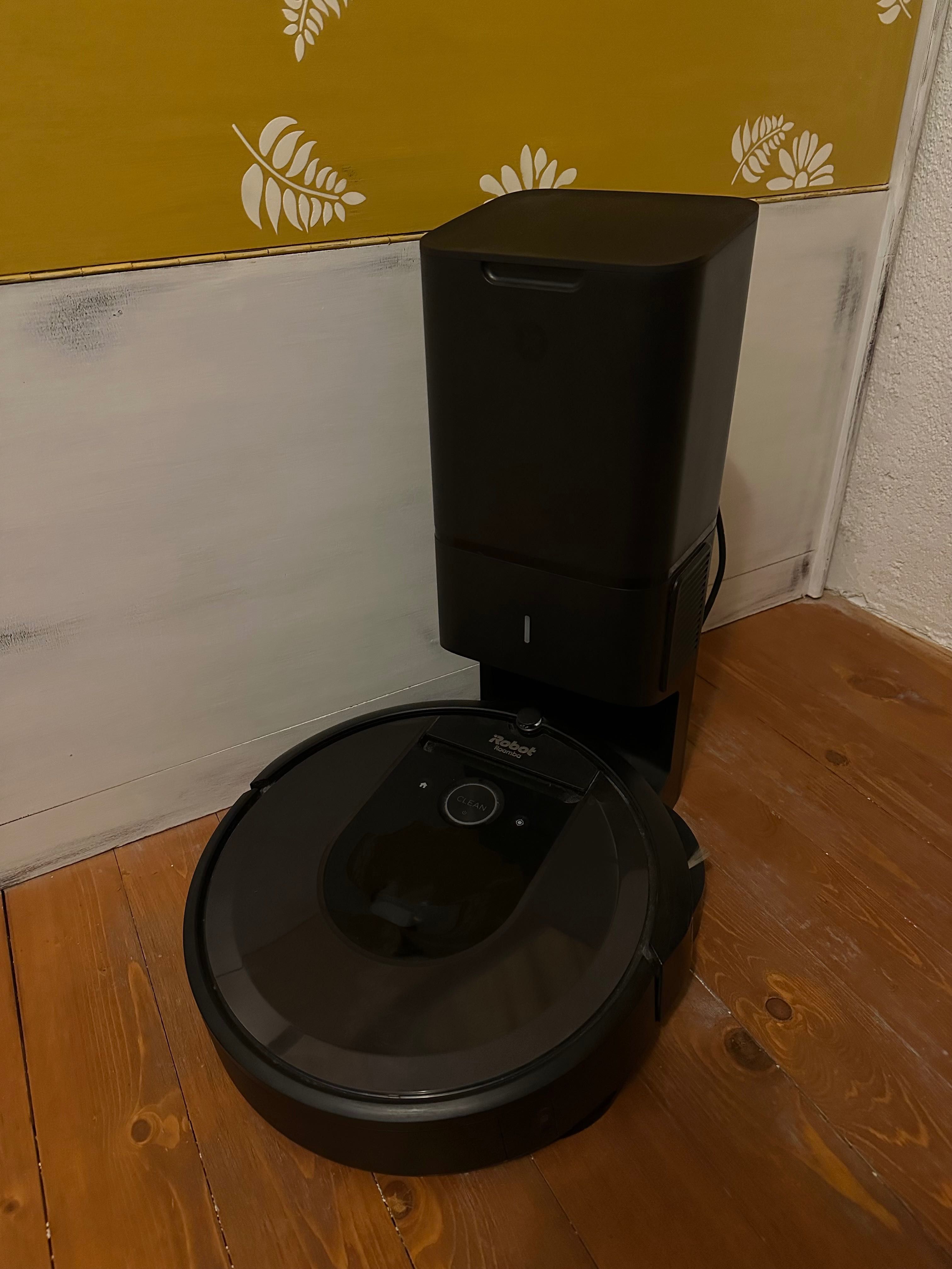 Прахосмукачка робот IROBOT ROOMBA I7 black i715840