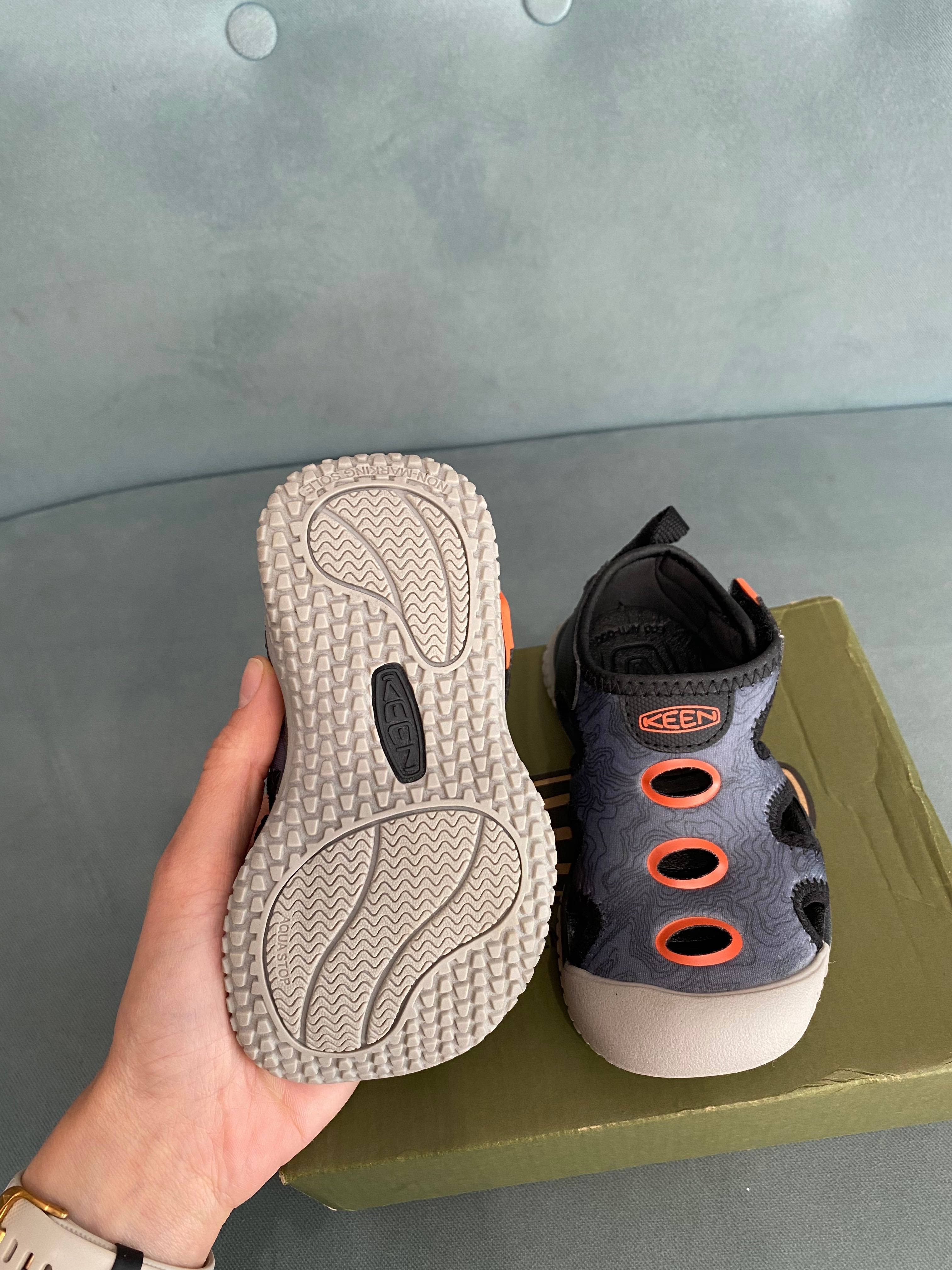 НОВИ сандали Keen