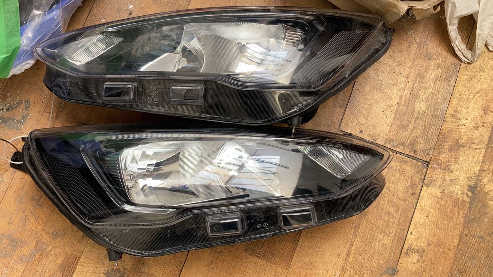 Far faruri Ford focus 3 Facelift 2014 _ 2018 stanga si dreapta