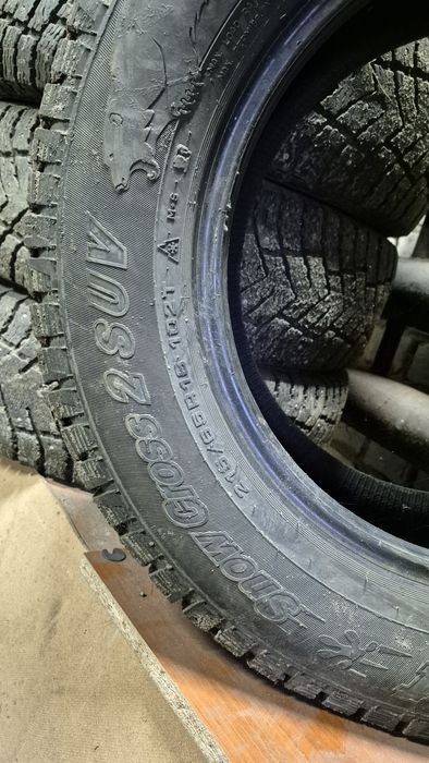 Продам зимние шиповные шины