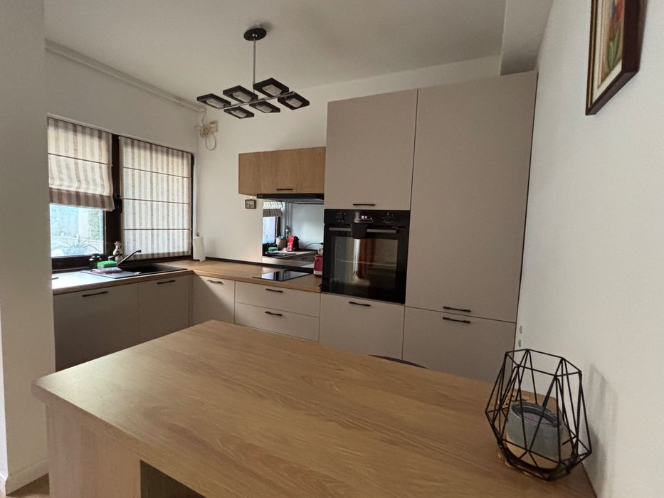 Inchiriere apartament 2 camere la curte