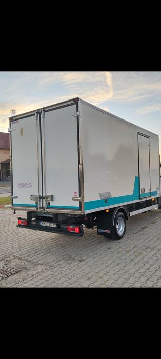 Vând cub frigorific de 9 € paleți