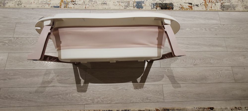 Cădiță bebeluș cu perna de sustinere