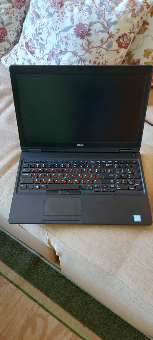 laptop dell- намокрен