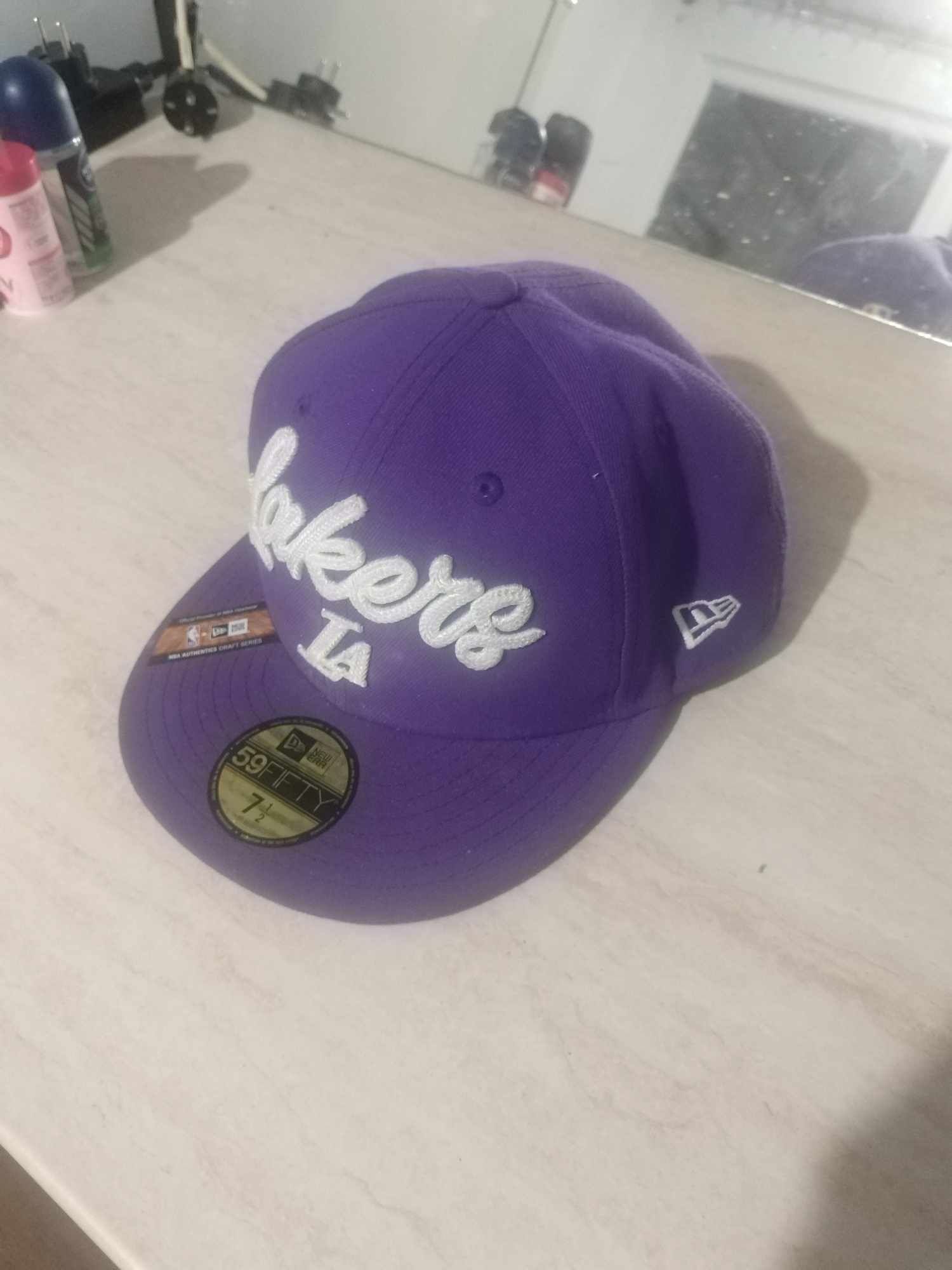 Баскетболна шапка на NBA Lakers!
