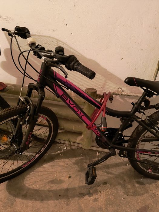 Vând Bicicleta Byox folosita de 4 ori.Doar în Galați