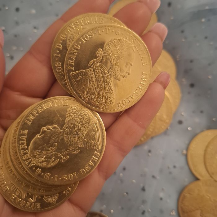 Vând monede fanz josef )galbeni placate cu aur de 14 carate dar am și