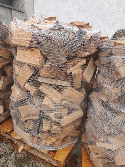 Lemn de foc de fag paletizat livrat la domiciliu