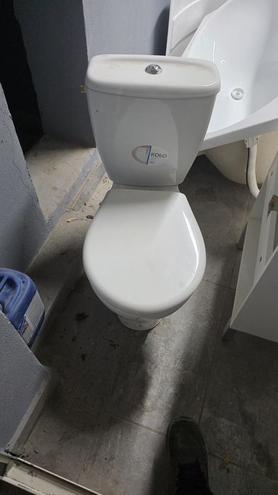 Pachet: cada, wc si chiuveta