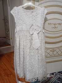 Продам нарядное белое платье на девочку 6-8 лет