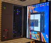 Laptop MSI Vector 16 HX A14VIG-821RO I9-14900HX 32gb Ram SSD 2TB