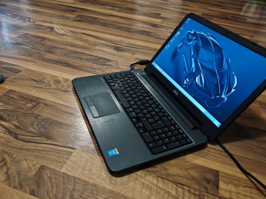Dell Latitude i3