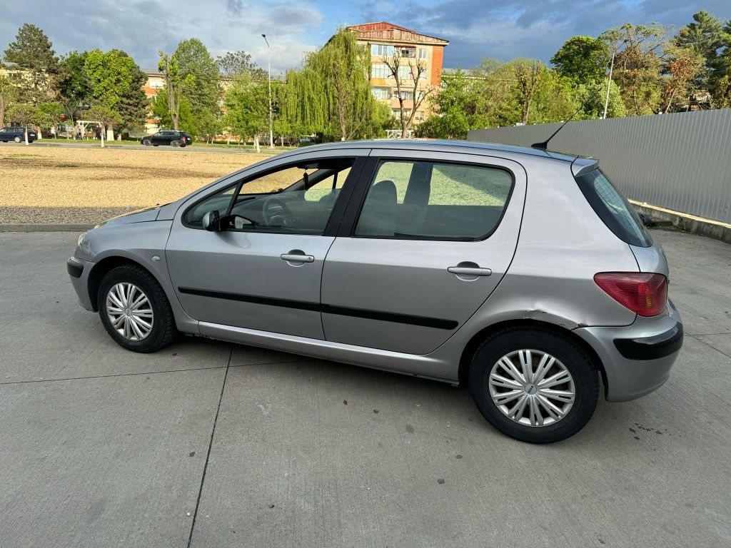 Vând peugeuot 307,cutie automata,an fabricație iulie 2002