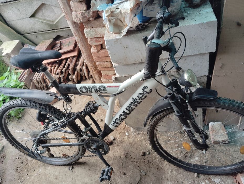 Vând bicicletă sport