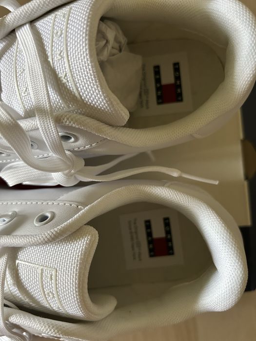 Нови Tommy Hilfiger