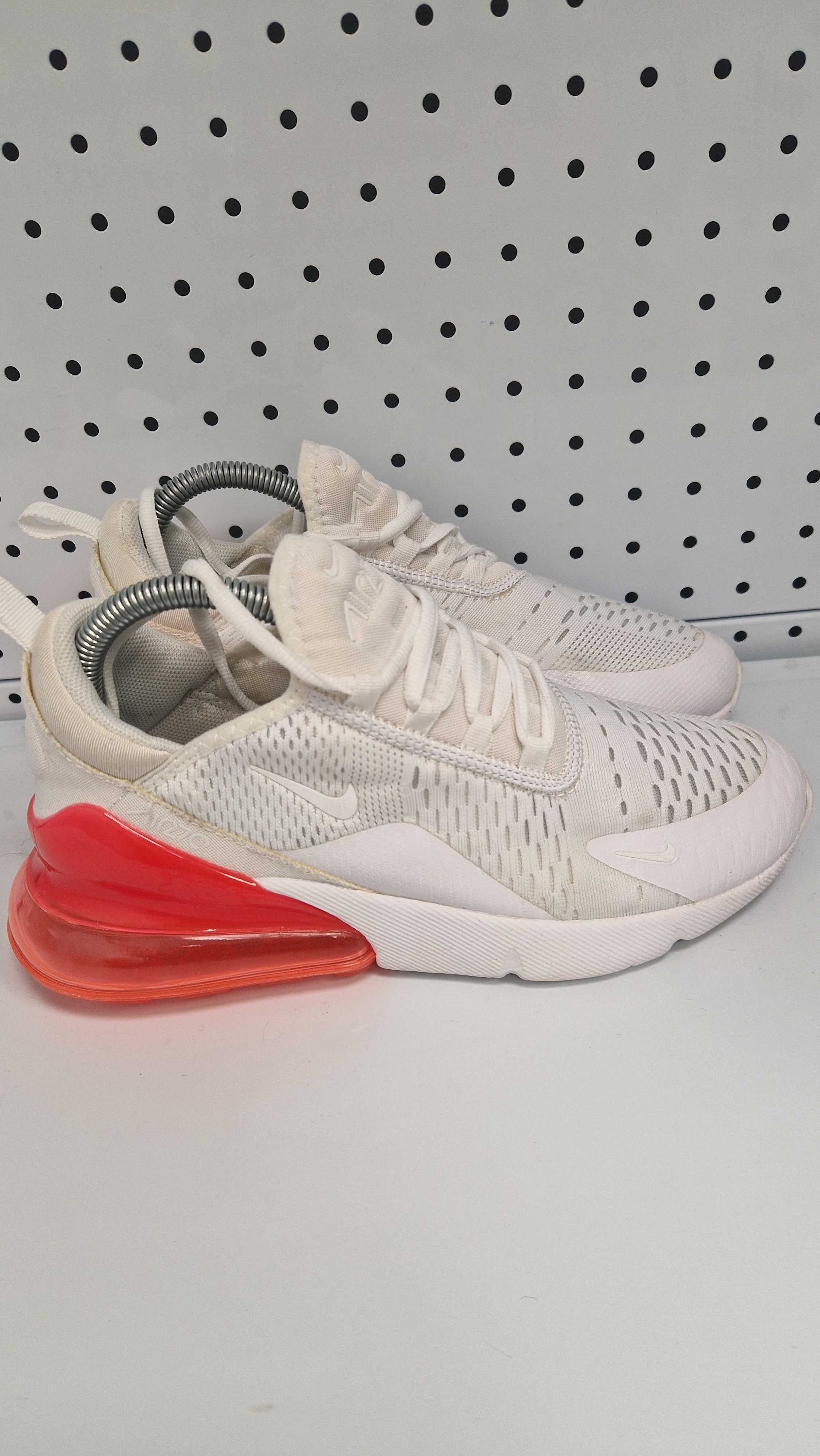 Оригинални дамски маратонки- ,Nike AirMax 270