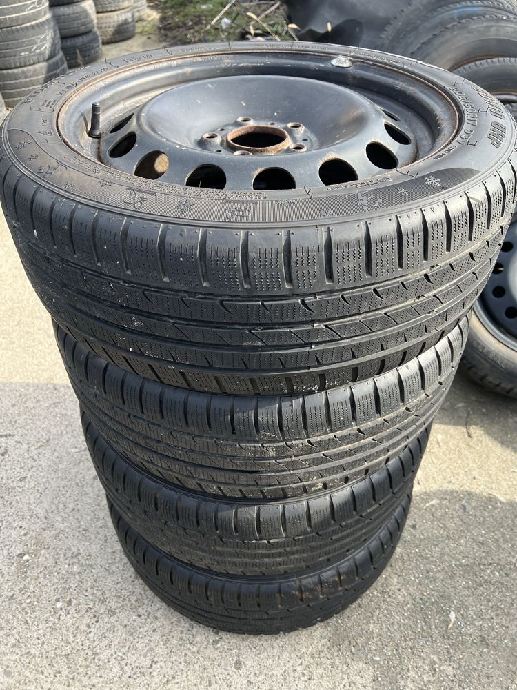 set 4 jante bmw cu anvelope 205 50 17 iarna