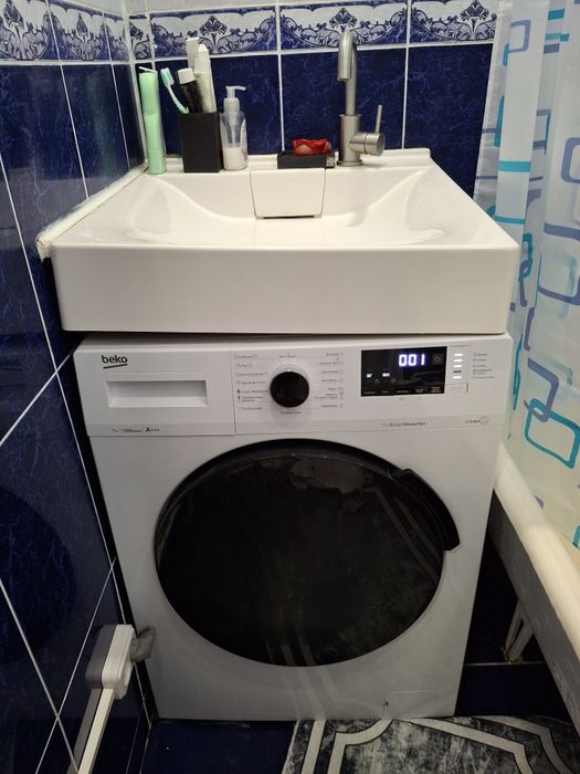 Продам стиральную машину на 7кг с раковиной