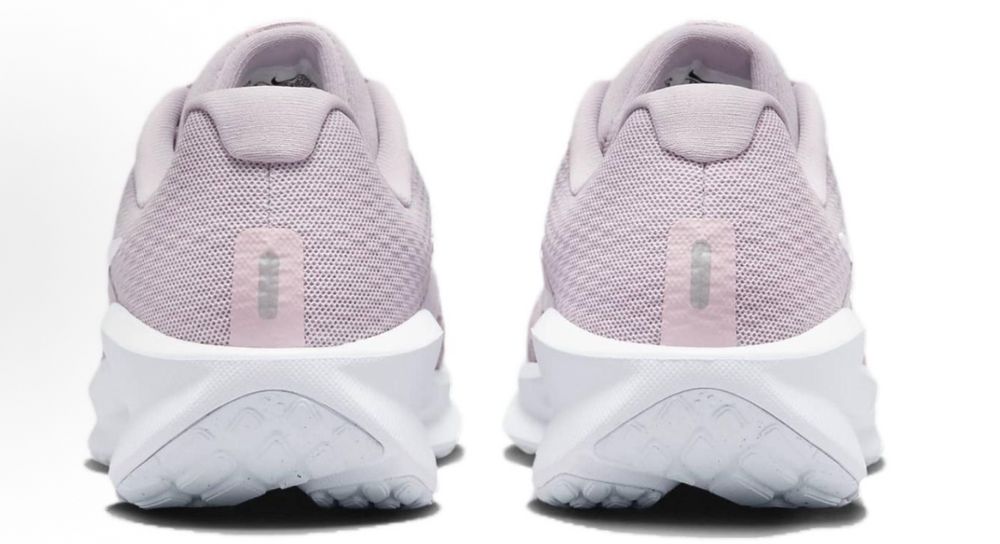 NIKE кроссовки женские