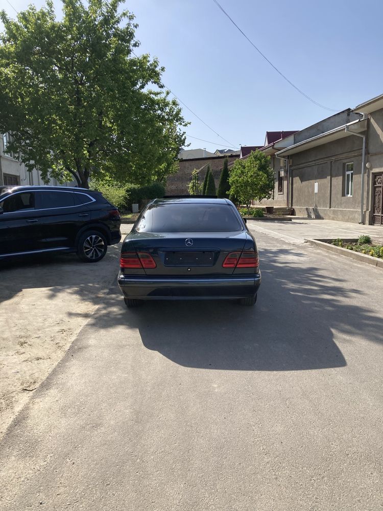Mercades benz W210