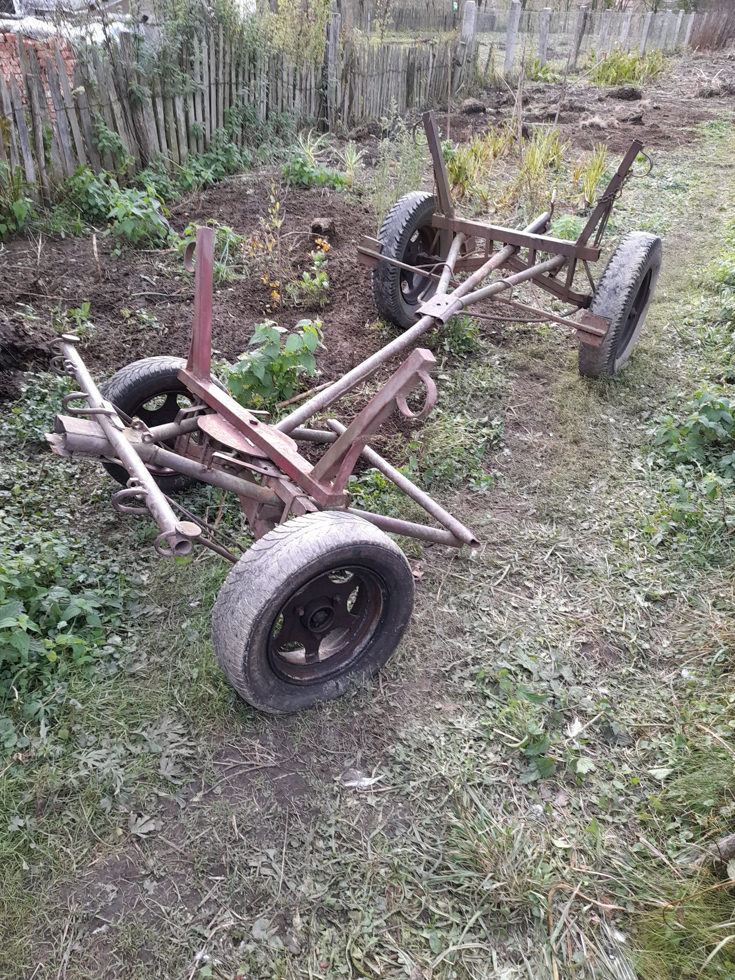 Vând căruță pt tractor