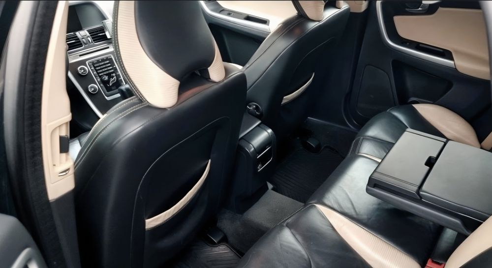 VOLVO XC60 4x4 Model R DESIGN an fabricatie 2012 2.4 D Automat