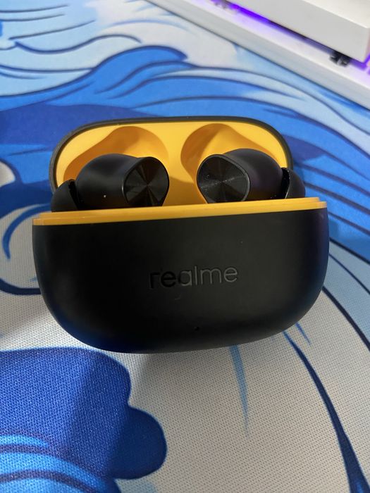 Продам наушники realme buds 200