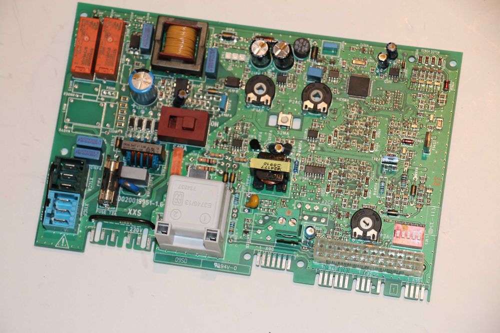 Placa electronica pentru centrala termica Saunier Duval Semia F24